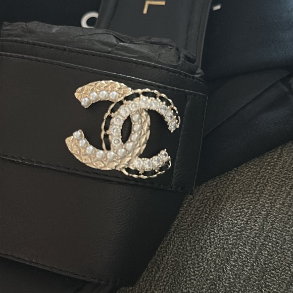 New CHANEL Black Leather Sandal Slide Lambskin CC Pearls Crystals Flats … - Picture 10 of 11